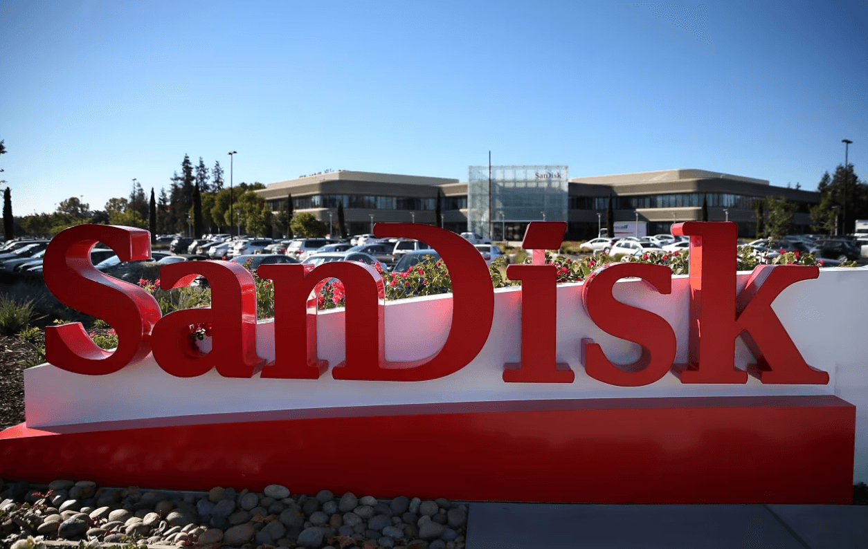 什么是 Sandisk?为什么它能在一年内从 40 美元涨到 2,000 美元?